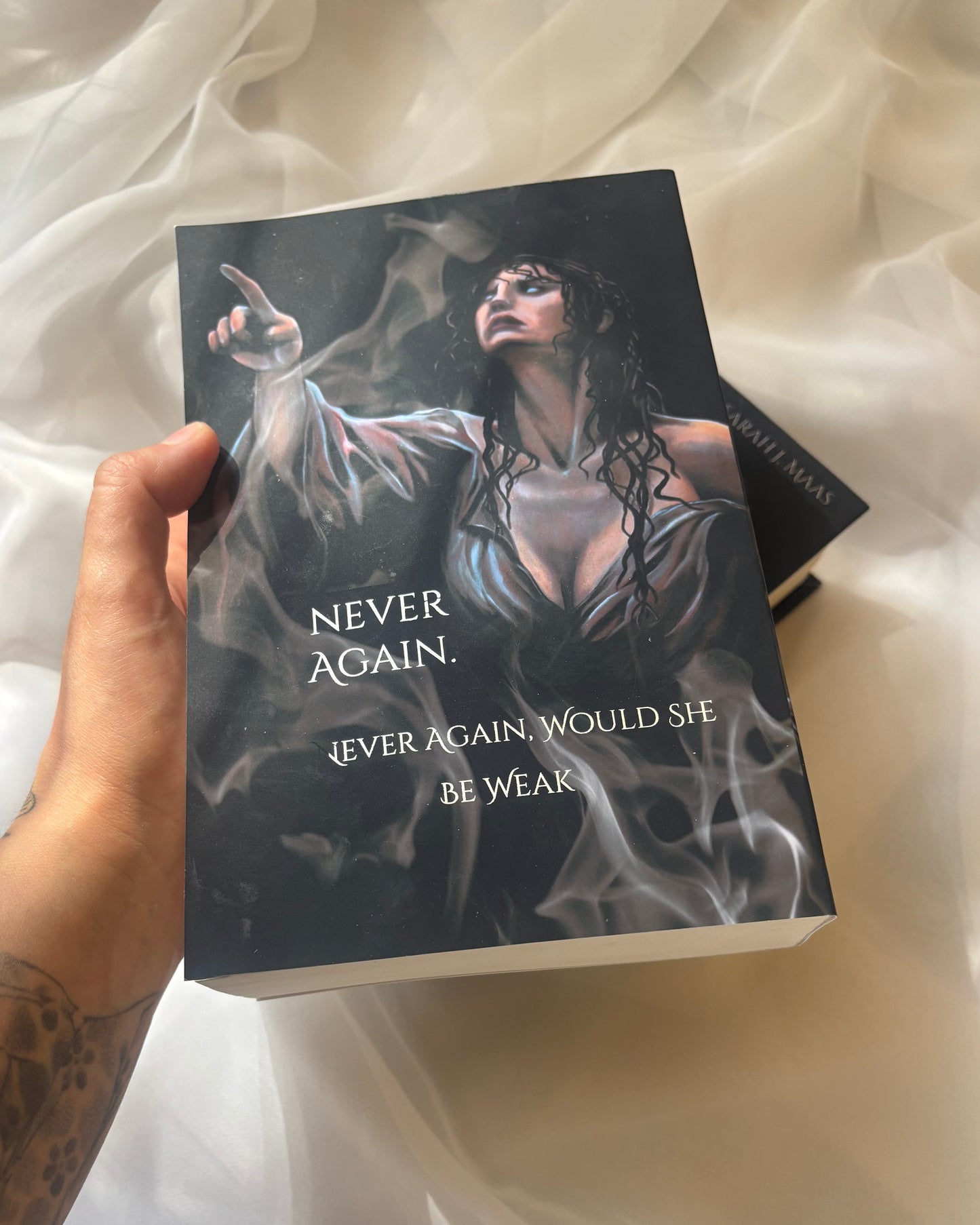 A Court of Silver Flames "Lady Death" Edition // Art By Daphne Noel